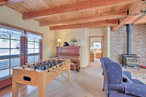 Peaceful Arnold Home with Hot Tub-Mins to Bear Valley - image 2