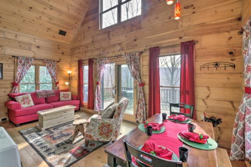 Beech Mountain Cabin with 180 Views Near Hiking! in Beech Mountain, USA