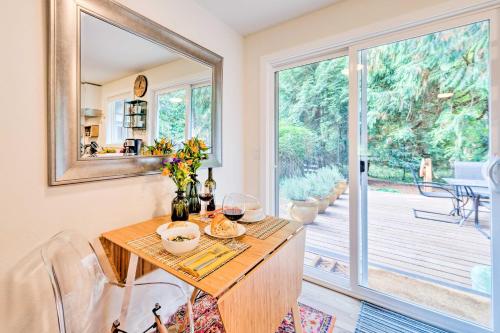 House w/ Deck on Whidbey Island, 1 Mi from Shore! in Clinton (WA)
