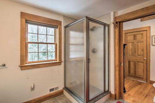 Architect-Designed Franconia Home Hot Tub and Views Architect-Designed Franconia Home Hot Tub and Views