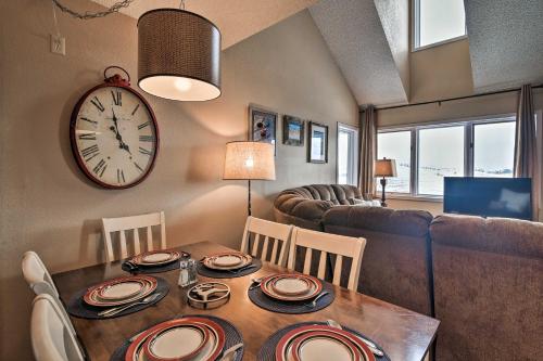 Mountain-View Granby Ranch Condo Walk to Lift! in Granby, USA