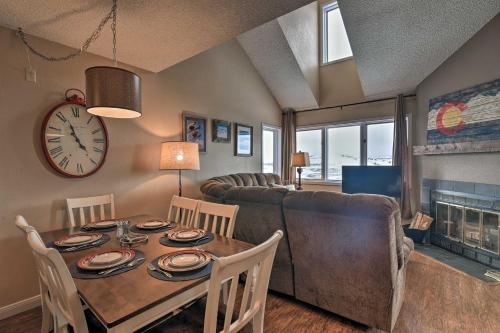 Mountain-View Granby Ranch Condo Walk to Lift! in Granby, USA
