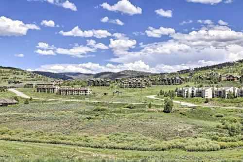 Mountain-View Granby Ranch Condo Walk to Lift! in Granby, USA