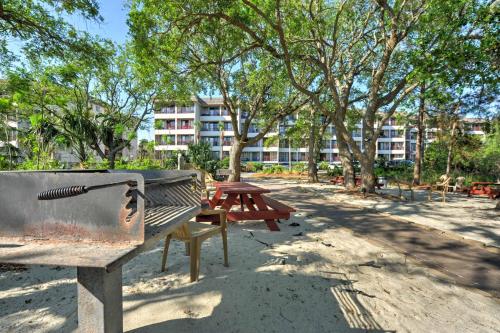 Hilton Head Island Condo with Pool and Beach Access! - image 2