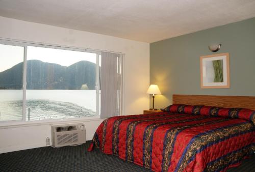 King Room with Lake View