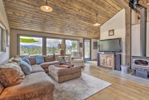 Updated Cabin with Hot Tub about 11 Mi to Winter Park!, Tabernash (Foto 7)