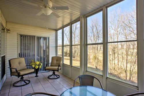 Branson Condo with Pool and Patio - 1 Mi to The Strip! - image 8