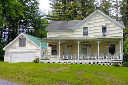 Warrensburg Home ~ 6 Mi to Lake George! in Warrensburg (NY)