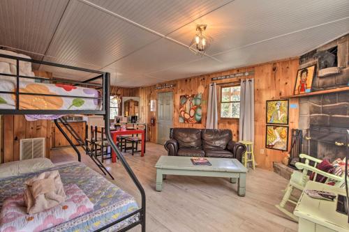 Renovated Smoky Mtn Cabin - Hot Tub Trees Peace! - image 6