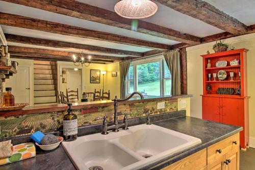 Historic Hanover Area Home, 16 Miles to Dartmouth! in Enfield (NH)