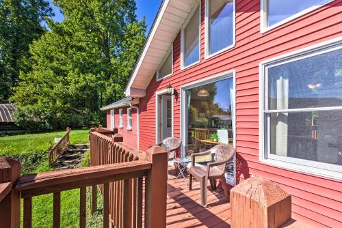 Cantrell Cottage Cozy Getaway with Smoky Mtn Views