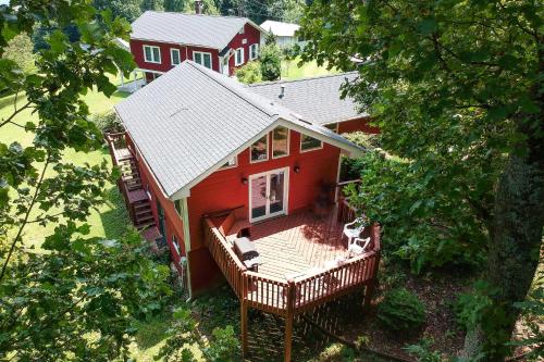 'Cantrell Cottage' Cozy Getaway with Smoky Mtn Views - Apartment - Hendersonville