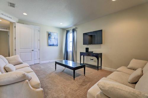 Expansive Home Heated Pool and Spa about 7 Mi to Disney! - image 5