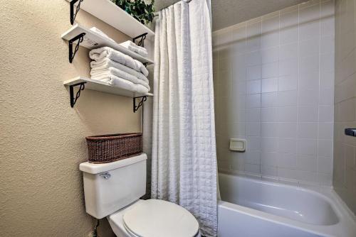Luxury Resort Condo with Pool Access on Daytona Beach