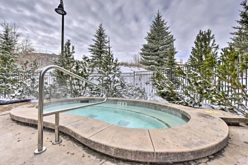 Park City Condo with Amenities - 5 Min to Lifts! - image 4