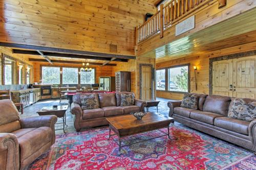 Castle in the Smokies Mtn View and Private Hot Tub! - image 5
