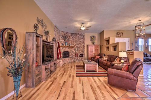Pueblo House with Pool in Shadows of Zion Natl Park - image 8
