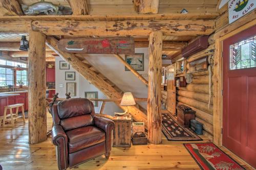 Waterfront Conway Lake Cabin with Deck and Fire Pit!