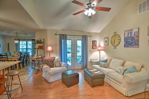 Pet-Friendly Home with Yard 9 Mi to Table Rock Lake in Blue Eye, USA