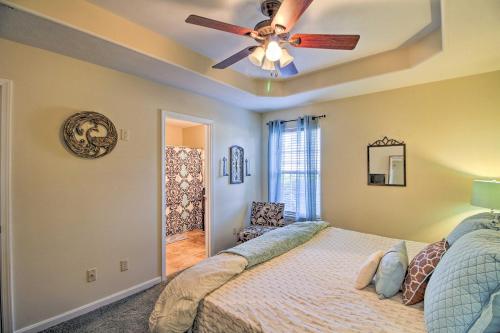 Pet-Friendly Home with Yard 9 Mi to Table Rock Lake in Blue Eye, USA