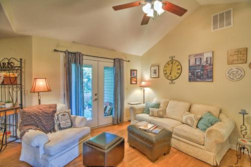 Pet-Friendly Home with Yard 9 Mi to Table Rock Lake in Blue Eye, USA