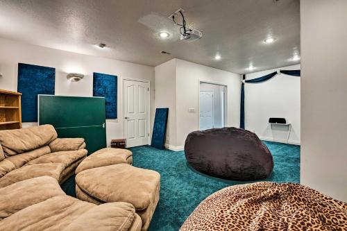 Under the Sea and Ski Apt with View 7 Mi to Dwtn - image 11