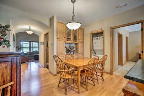 Conneaut Lake Home with Yard, half Mi to BeachandPark in Conneaut Lake, USA