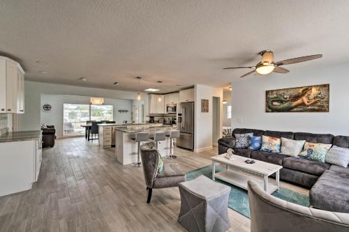 Canalfront Bradenton Home with Dock and Pool! in Bradenton, USA