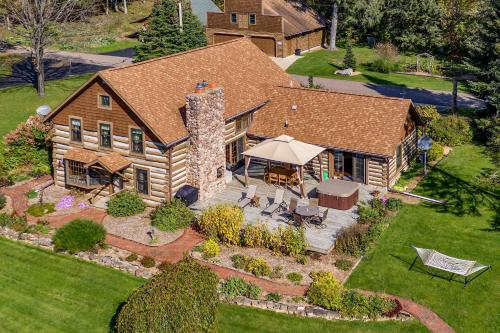 Log Cabin on the Wolf River with Private Hot Tub! in White Lake, USA