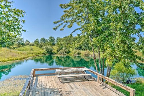 Kimberlys Hope Clark Apt on Farm with Pool Access