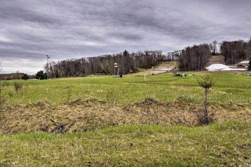 Lakefront Home with Seasonal Dock - 2 mi to Skiing! Lakefront Home with Seasonal Dock - 2 mi to Skiing!