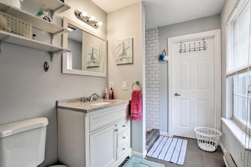 Family Home with Fire Pit Less Than 4 Mi to Pocono Raceway! - image 4