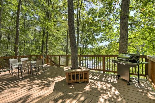 Hocking Hills Lake Gem with Hot Tub, Dock, 100 Acres