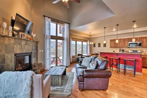 Tabernash Townhome with Private Hot Tub and Mtn Views! - Tabernash