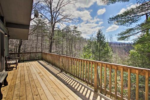 Secluded Mtn-View Cabin with Deck 2Mi to Gatlinburg - image 8
