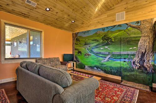 Arkansas River Valley Casita 9-Acre Hayfield!