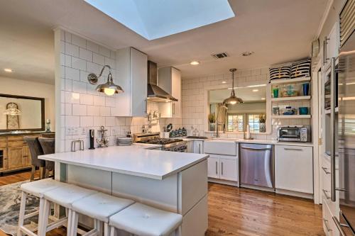 Luxury Hamptons Home on Canal with Dock and Kayaks - image 7