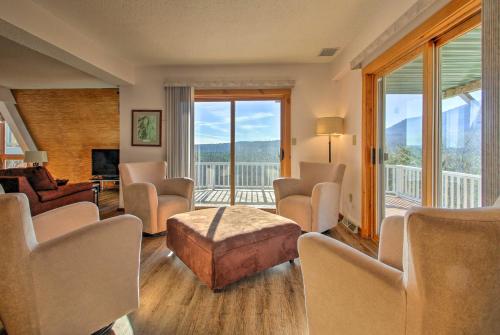 Hot Tub & Moat Mtn Views: North Conway Townhouse in Hales Location (NH)
