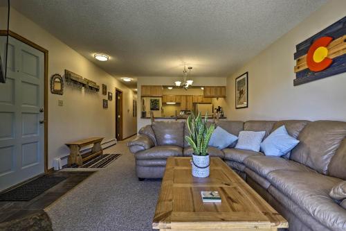 Eat, Sleep, Ski! Rustic Mtn Condo WiFi,TV, HotTub, Fraser (foto 6)