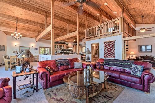 Deluxe Ski-InandOut Angel Fire Mountain Retreat! in Angel Fire, USA