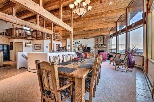 Deluxe Ski-InandOut Angel Fire Mountain Retreat! in Angel Fire, USA
