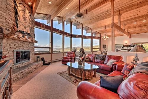 Deluxe Ski-InandOut Angel Fire Mountain Retreat! in Angel Fire, USA