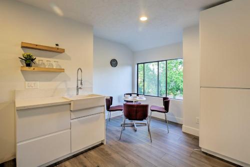 Fabulous Family Retreat - Tennis Court and Game Room - image 5