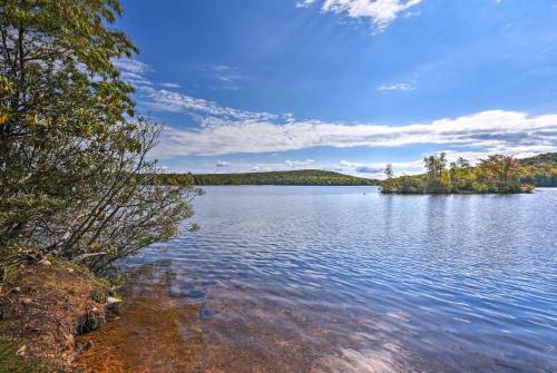 Chic Poconos Retreat Next to Big Boulder Mountain! - image 39