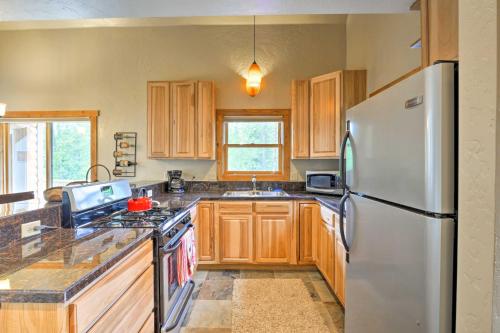 Fairplay Log Cabin with Deck and Incredible Mtn Views in Fairplay, USA