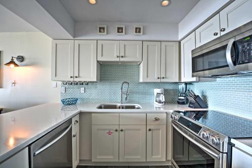 Sunny Seagrove Beach Escape with Pool Access and Views - image 3