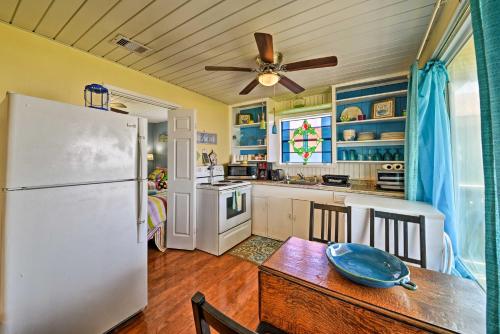 Galveston Beach House with Private Deck and Gulf Views - image 4