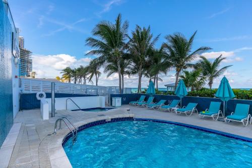 Ocean View 25th floor at Marenas Beach Resort by AmmosFL in Miami Beach, USA