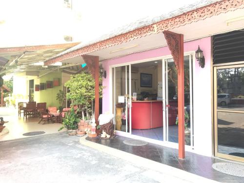Apinya Court – Chiang Mai, IA