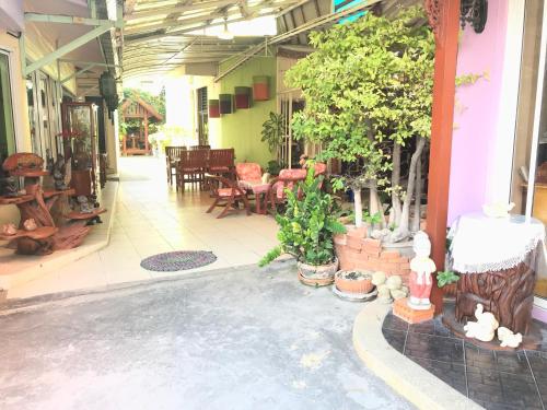 Apinya Court – Chiang Mai, IA